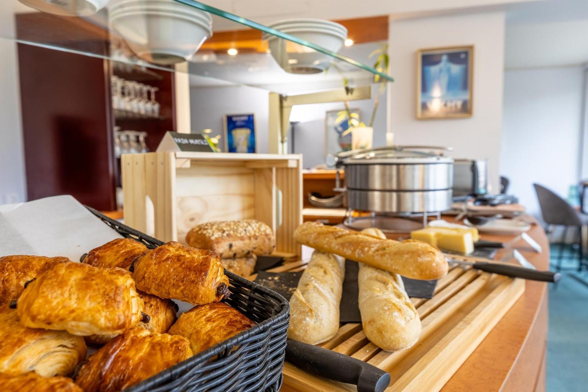 Brit Hotel Le Parc Vichy Bellerive-sur-Allier Zewnętrze zdjęcie